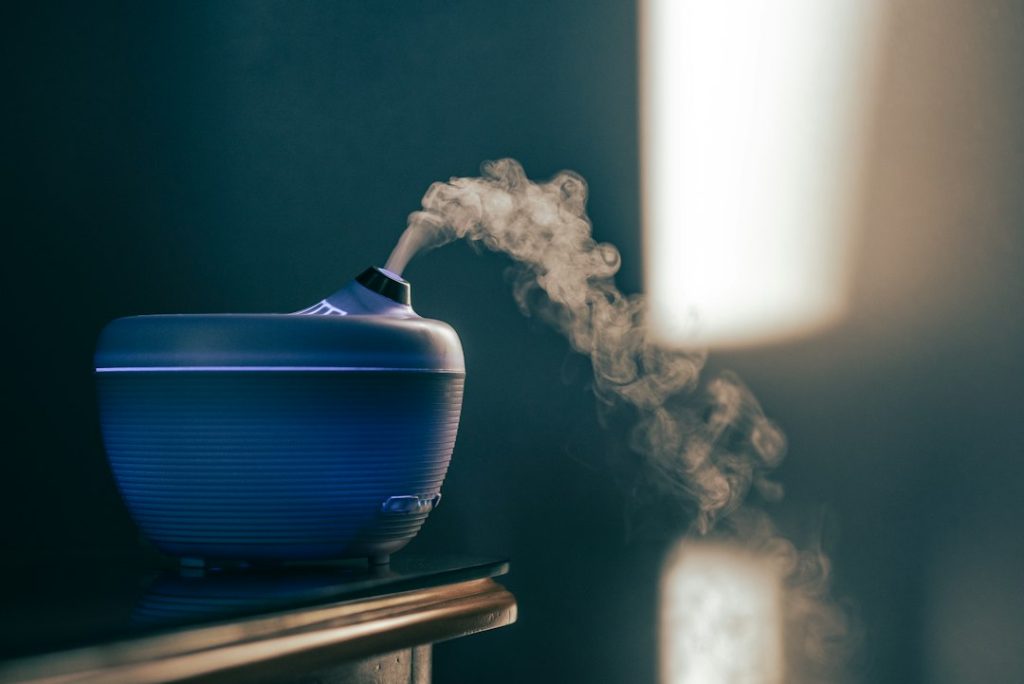 Humidifier used to manage indoor humidity during winter